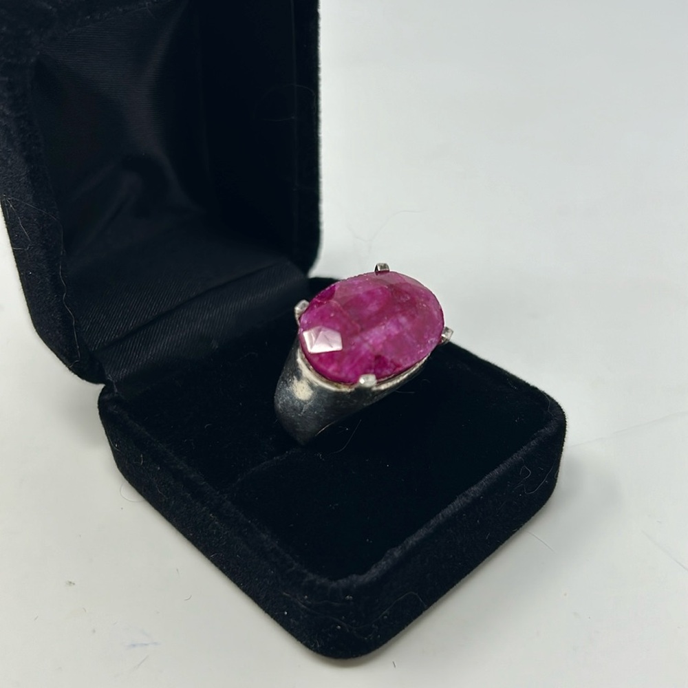 Genuine 20 cwt  Ruby ring from India